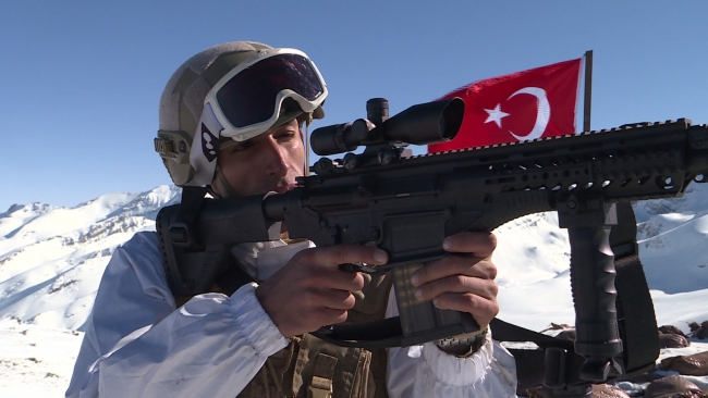 Mehmetçik, Varkavik’te gece gündüz vatan nöbetinde